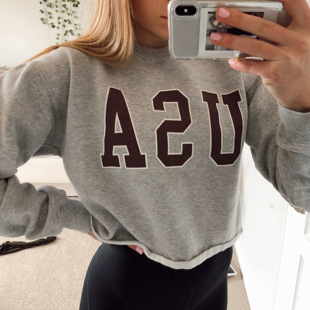 Brandy Melville Cropped USA Sweatshirt